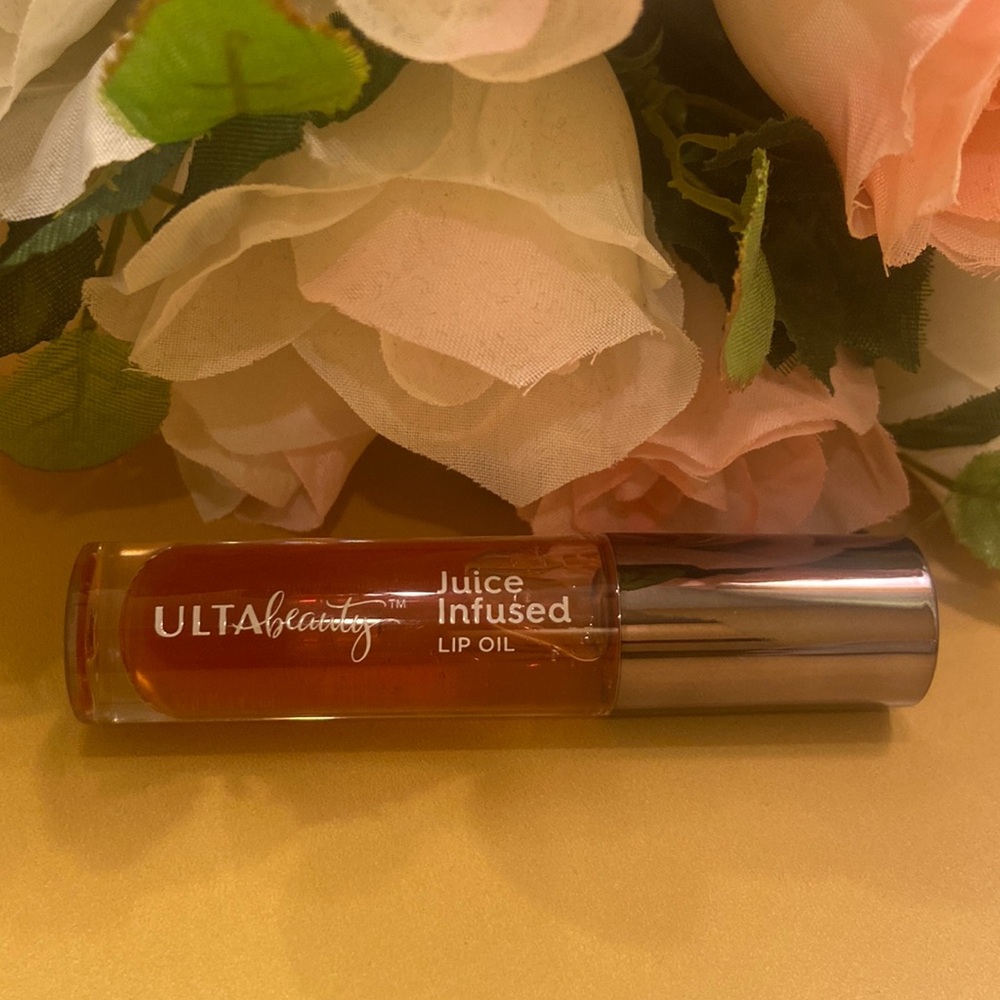 Brand new never used ULTA beauty lip oil in cranberry pomegranate ❣️